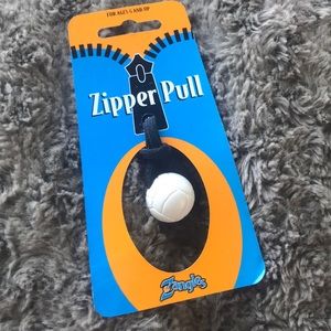 Volleyball zipper pull 🏐